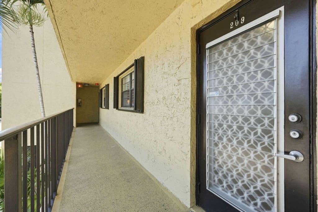 2+1 Condo — 367 S Federal Highway #A209