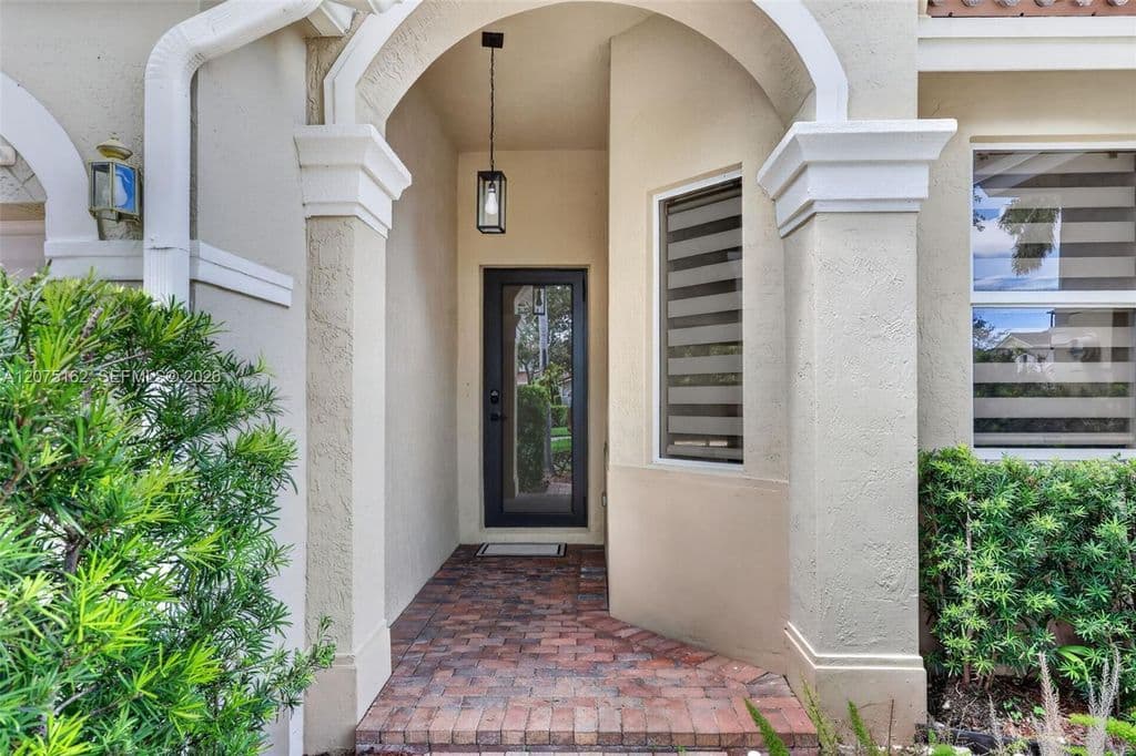4-bedroom Property — 12377 SW 125th St