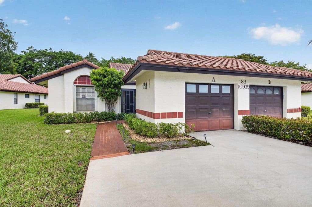 3+1 Condo — 10939 Roebelini Palm Court #A