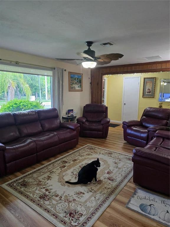 4+1 Müstakil ev — 19500 SW 87th Ave