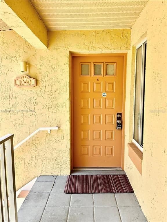 2+1 Condo — 1040 CORAL SPRINGS CLUB #1040