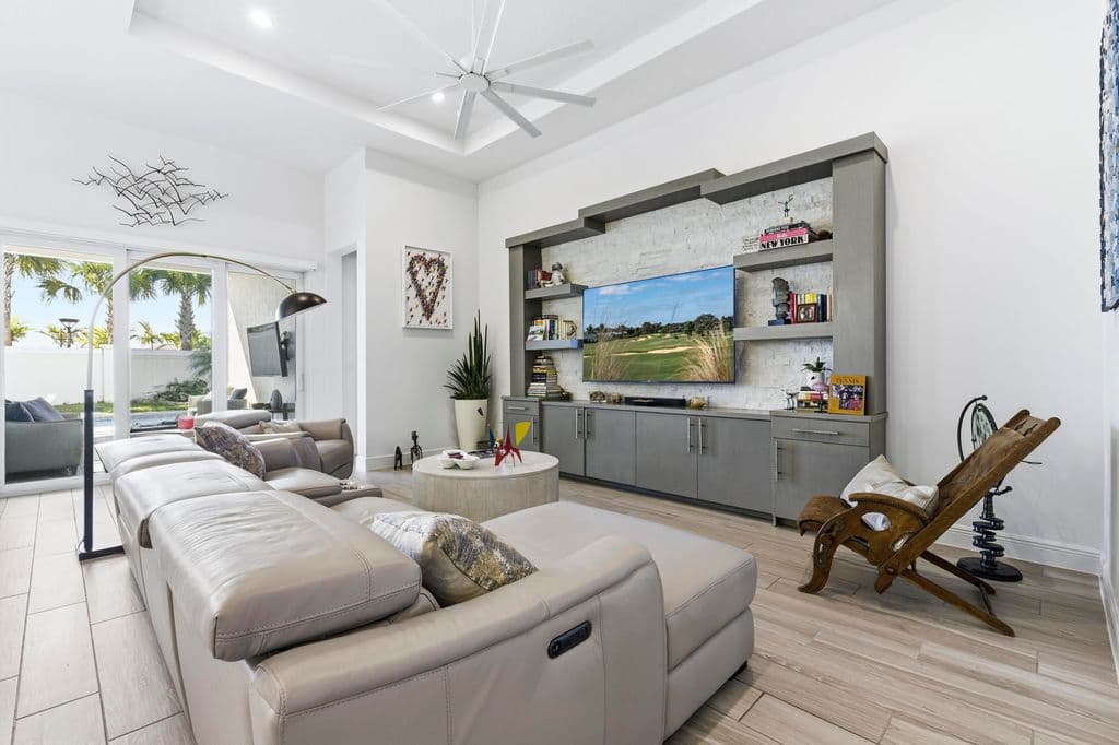 3+1 Müstakil ev — 9921 Regency Way