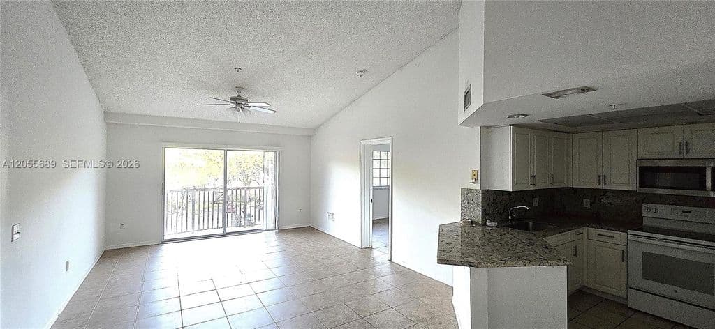 2+1 Condo — 4149 N Haverhill Rd APT 1619