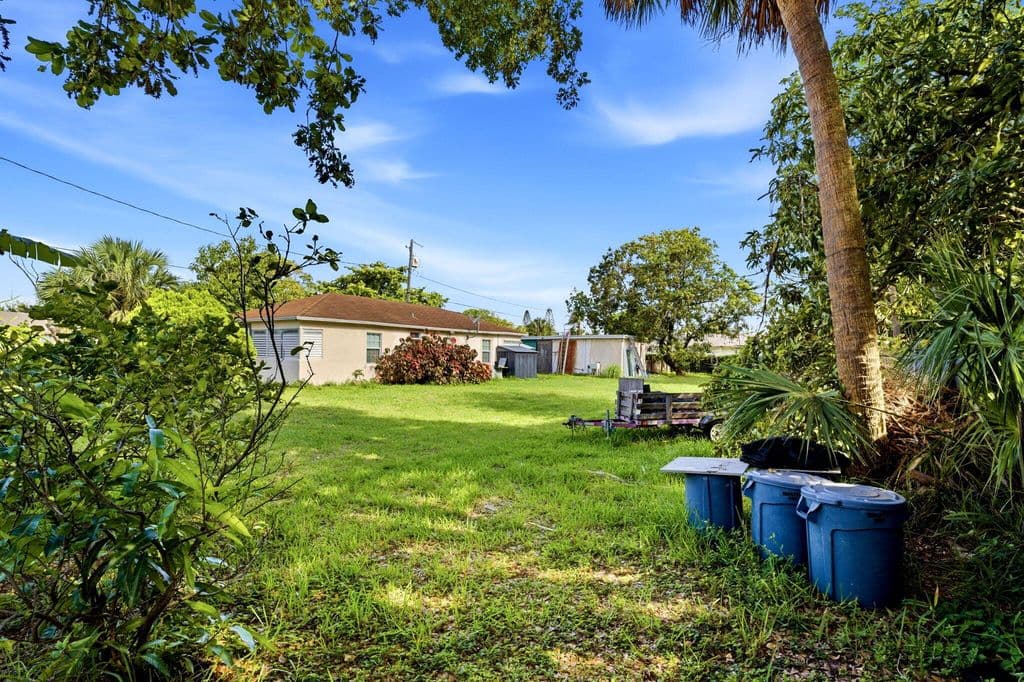4-bedroom Single-Family Home — 823 Doctor Martin Luther King Junior Boulevard #823