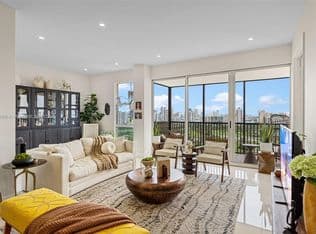 2+1 Condo — 20379 W Country Club Dr #Ph38, Aventura, 33180