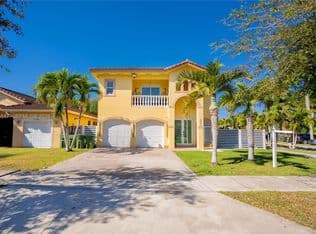 4-bedroom Single-Family Home — 1046 NE 17th Ter, Homestead, 33033