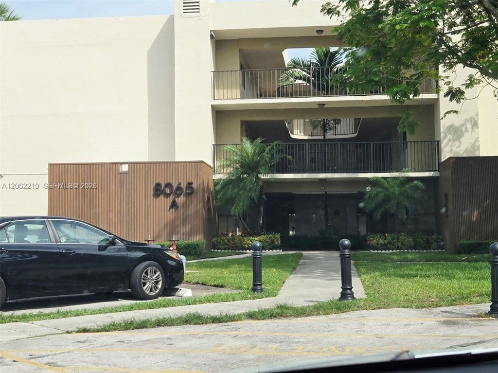 2+1 Condo — 8065 SW 107th Ave APT 301