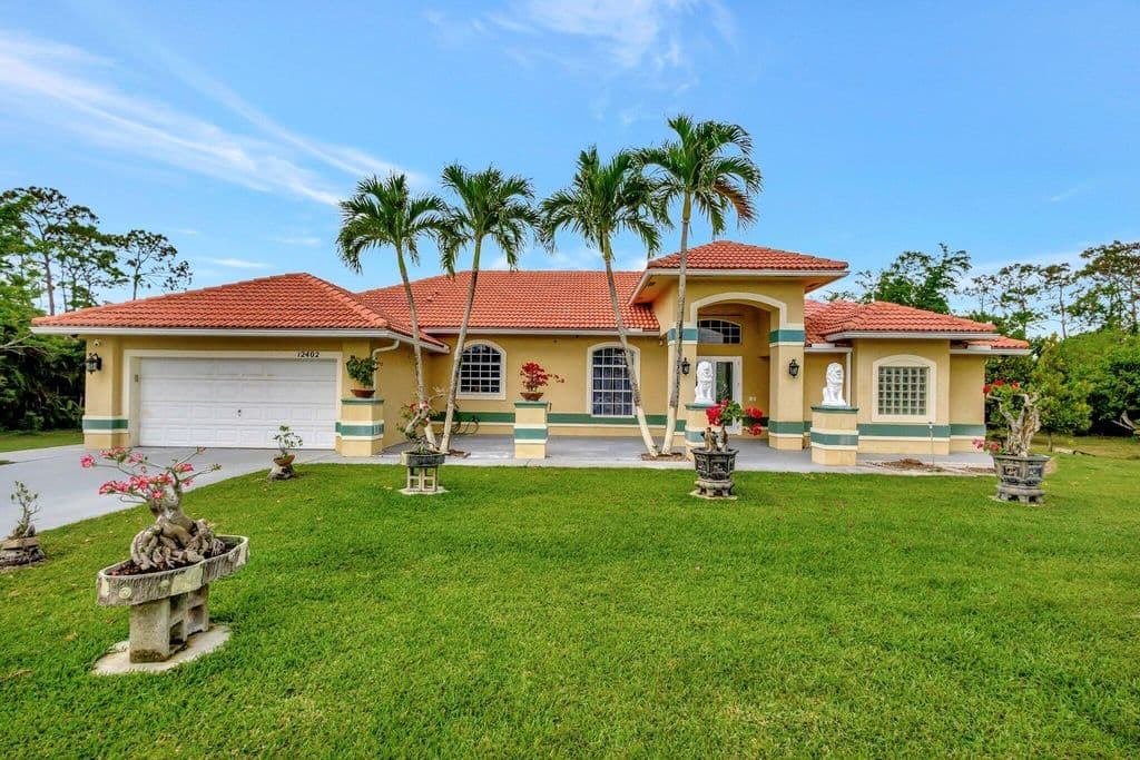 4-bedroom Single-Family Home — 12402 83rd Lane N