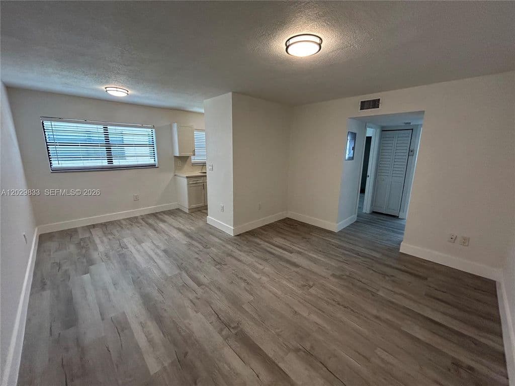 2+1 Condo — 5960 W 25th Ct APT 102