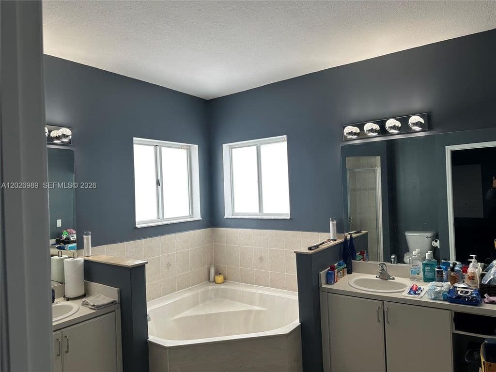 4-bedroom Property — 1953 SE 24th Ave
