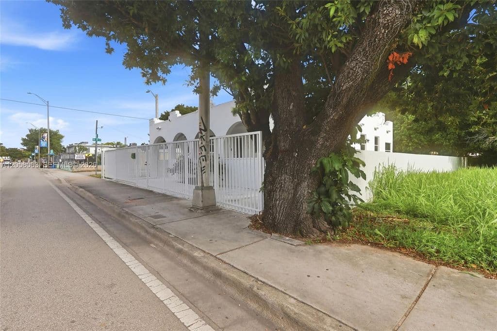 3-bedroom Single-Family Home — 1909 NW 62nd St