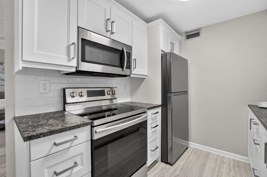 2-bedroom Condo — 3056 NEWPORT N