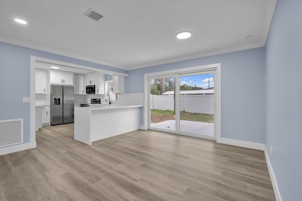 3-bedroom Single-Family Home — 4630 NE 5TH Terrace