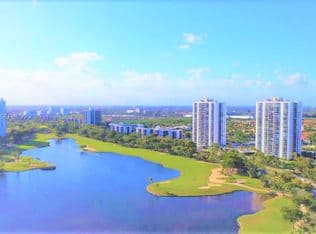 2-bedroom Condo — 20185 E Country Club Dr APT 2505, Aventura, 33180