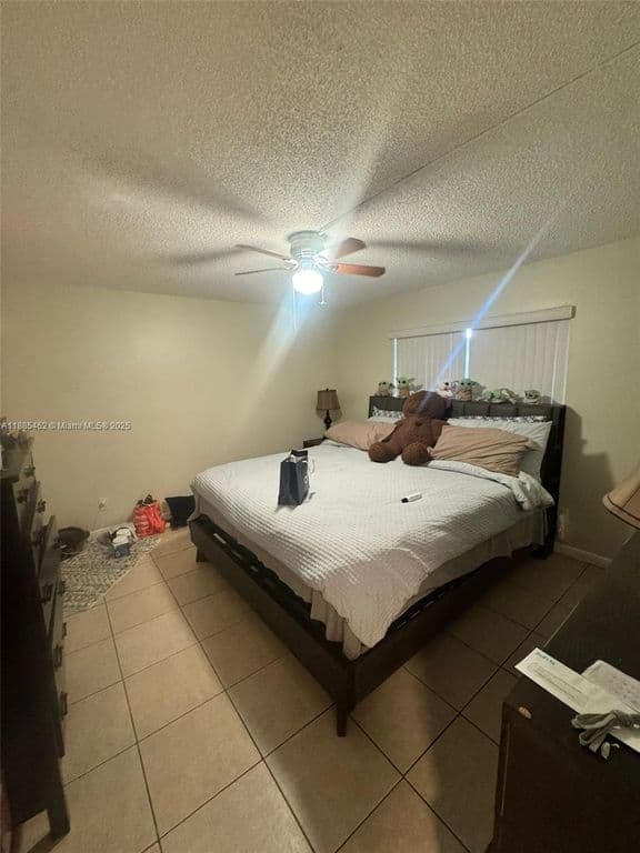 2+1 Condo — 6900 SW 39th St APT 106J