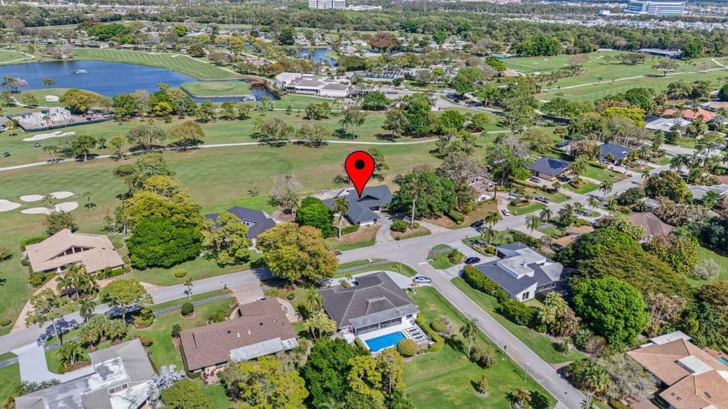 4+1 Müstakil ev — 6549 Eastpointe Pines Street