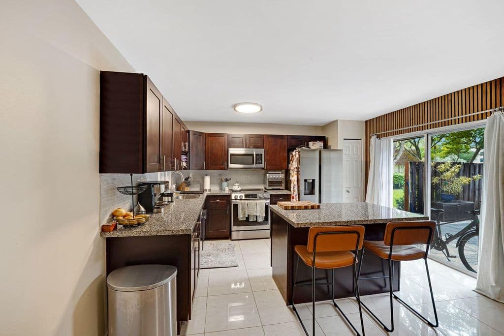 2+1 Mülk — 8910 SW 20th Place #A-23