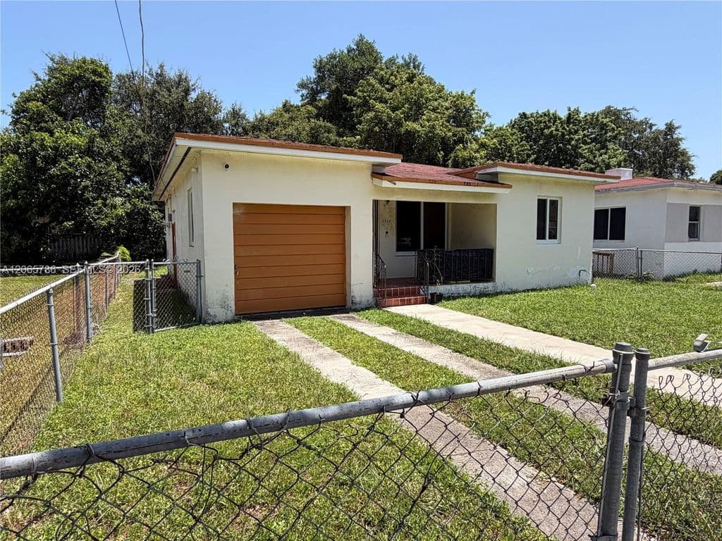 2-bedroom Single-Family Home — 5525 NW 5th Ct