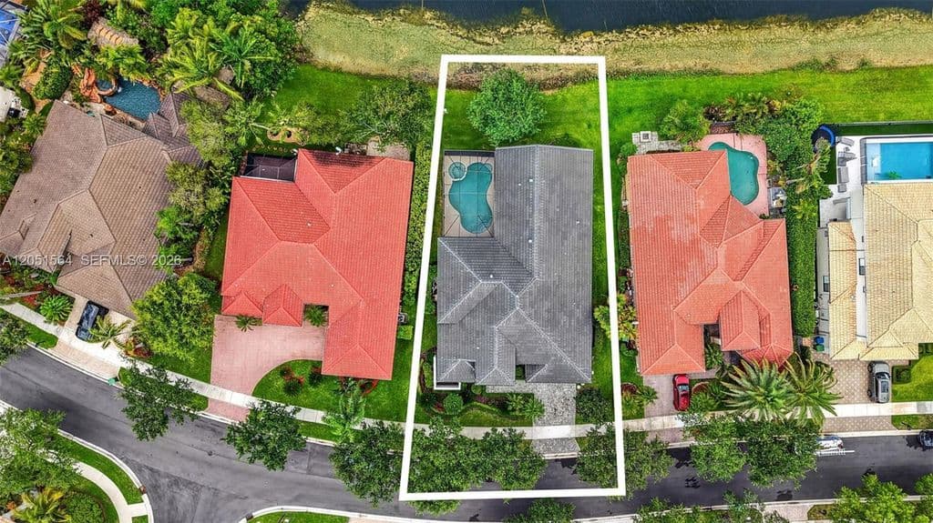 6-bedroom Single-Family Home — 1164 Ginger Cir