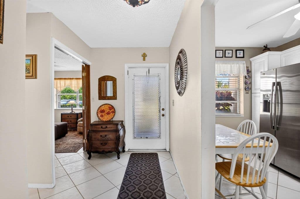 2+1 Condo — 226 LAKE CONSTANCE Drive #226