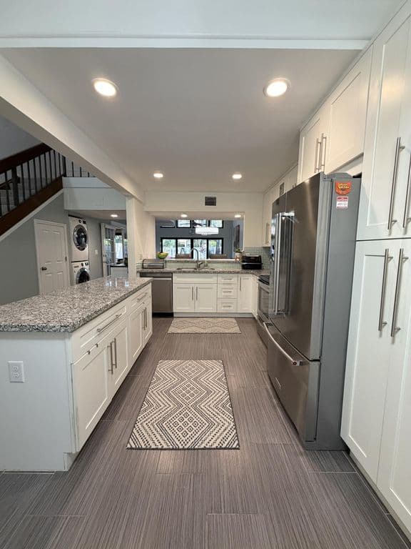 3-bedroom Property — 1400 NW 9th Avenue #D-28