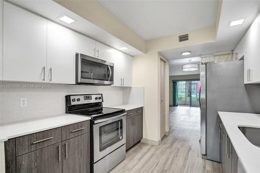 2+1 Condo — 12750 SW 4th Ct APT 111J