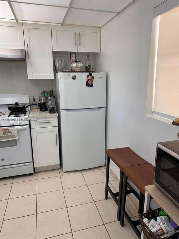 1-bedroom Condo — 18101 NW 68th Ave APT C202