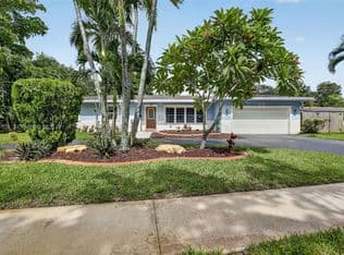 4-bedroom Single-Family Home — 801 Ixora Ln, Plantation, 33317