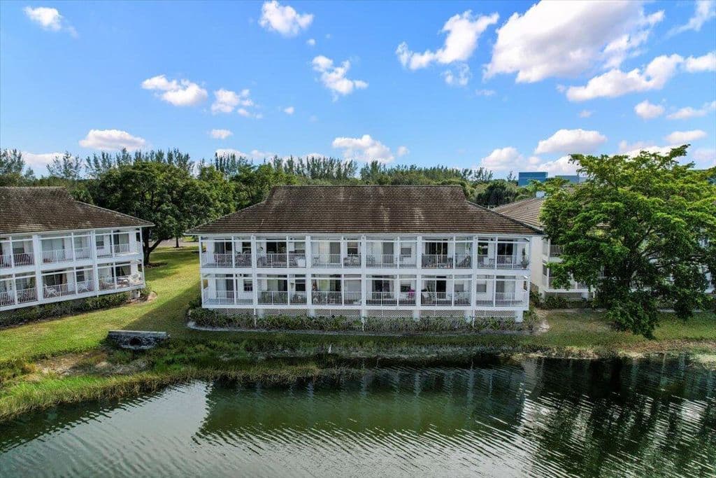 2-bedroom Condo — 179 Cypress Point Drive #179