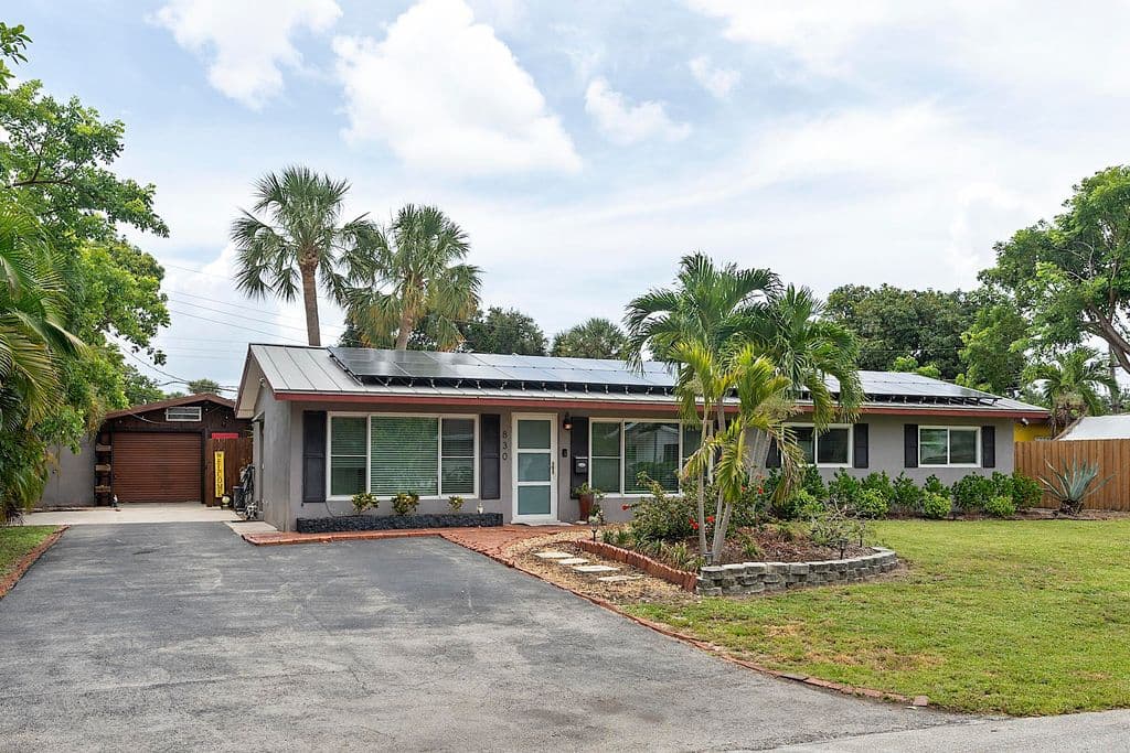3-bedroom Single-Family Home — 830 SW 1st Avenue