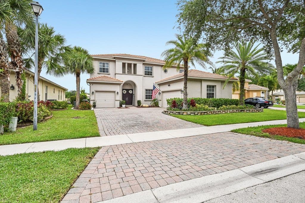5-bedroom Single-Family Home — 1779 Palisades Drive