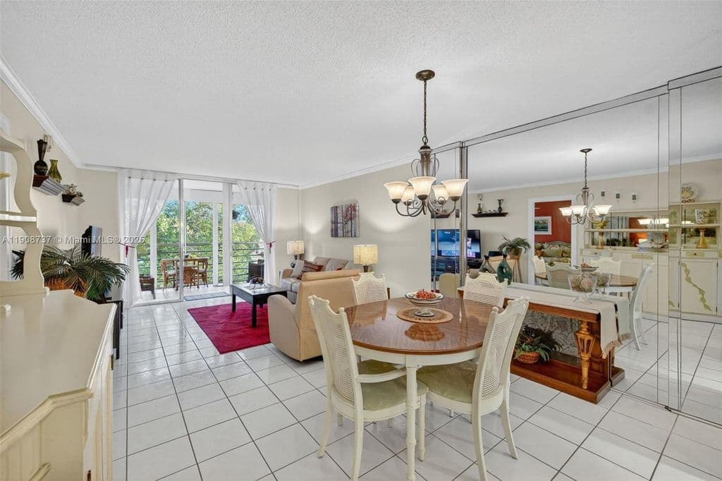 2+1 Mülk — 2901 NW 48th Ave APT 468