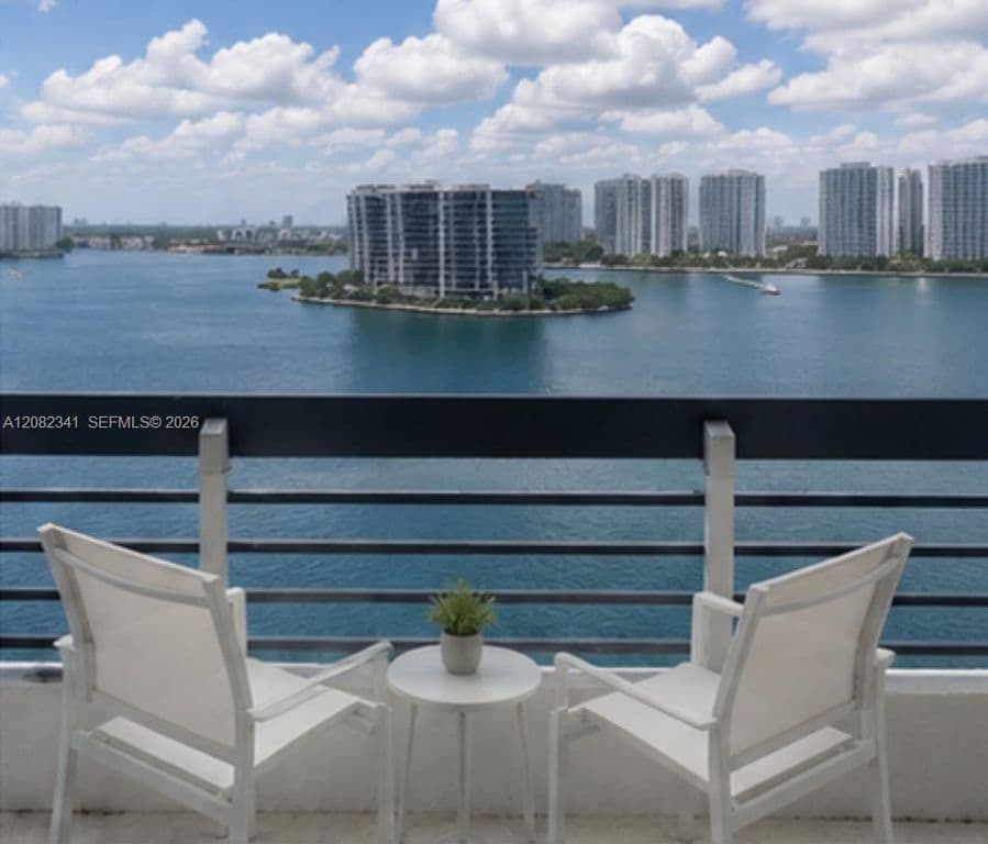 2+1 Condo — 19101 NE 36th Ct APT 1704