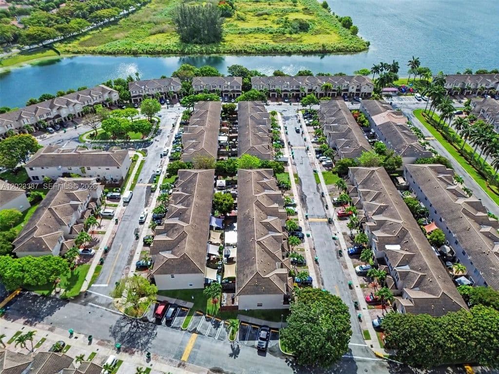 3+1 Mülk — 9267 SW 220th Ter