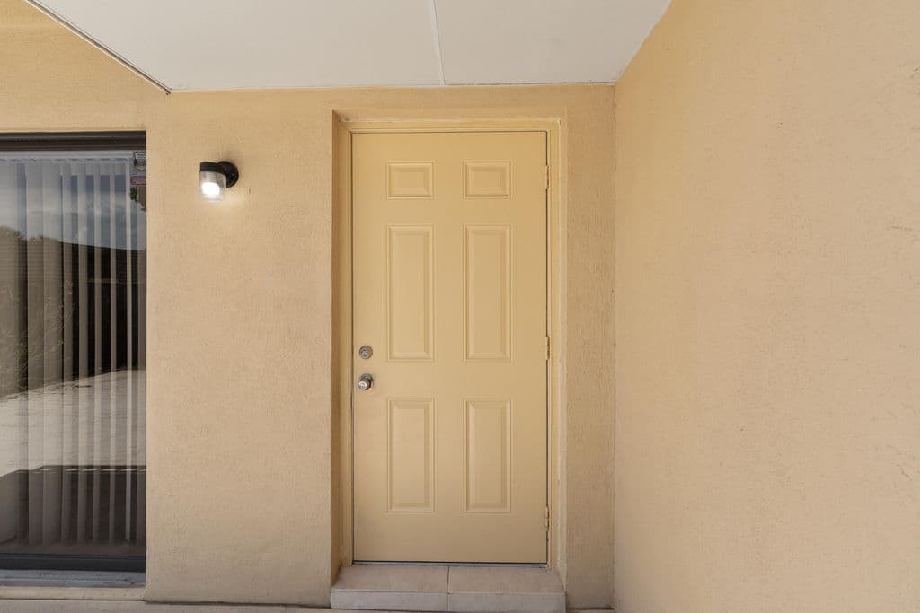 2+1 Mülk — 915 9th Way
