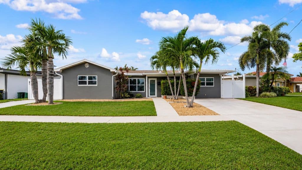 3-bedroom Single-Family Home — 935 Nautilus Isle
