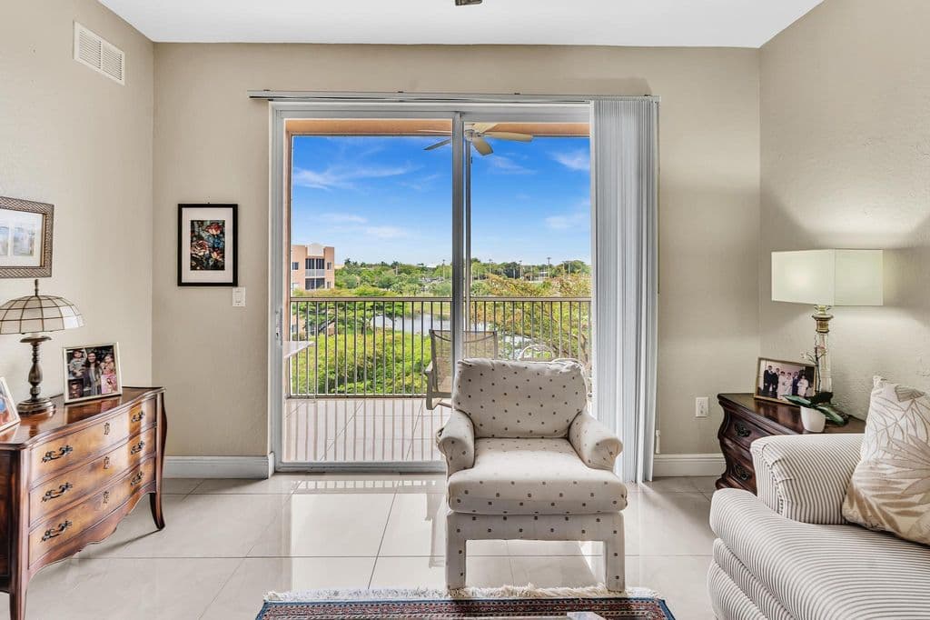 2+1 Condo — 7735 Yardley Drive #406