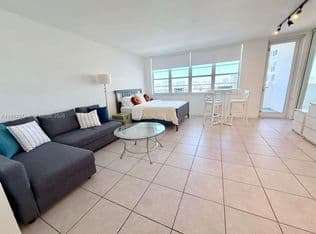 Condo — 100 Lincoln Rd #1220, Miami Beach, 33139