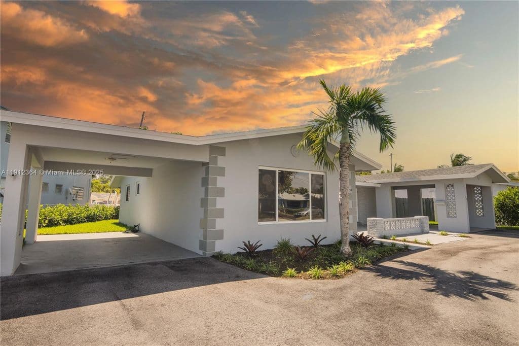 3+1 Mülk — 1750 NE 52nd St