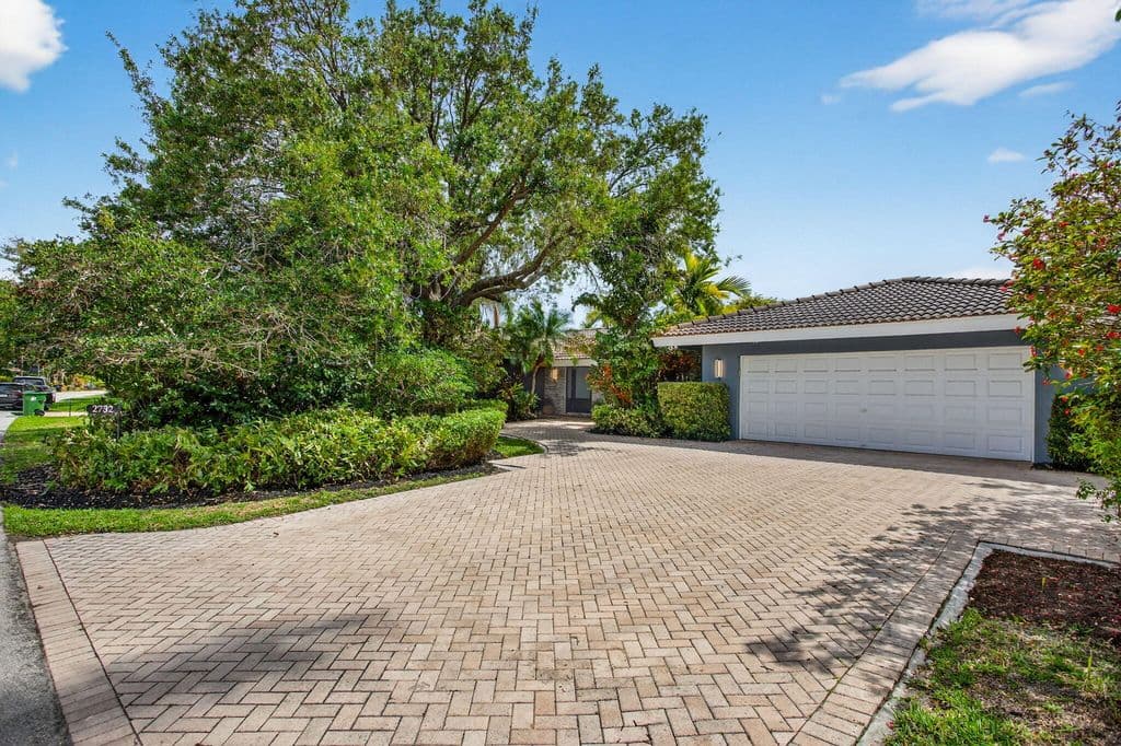 3-bedroom Single-Family Home — 2732 NE 35th Drive