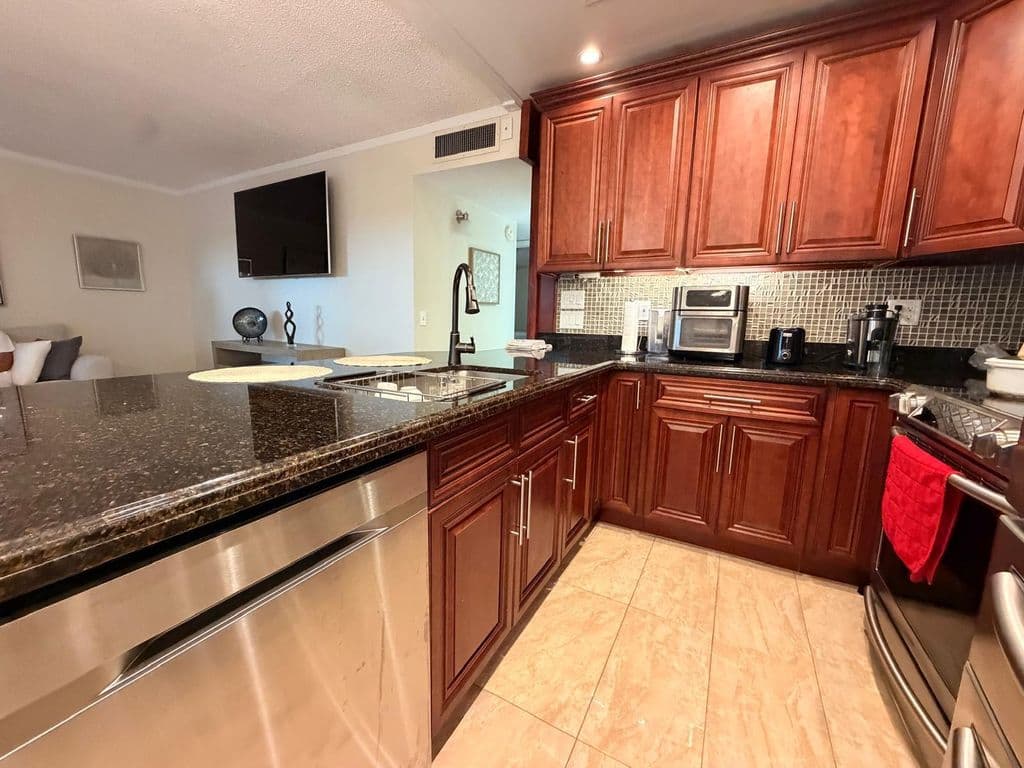 2-bedroom Condo — 43 NORMANDY A #43