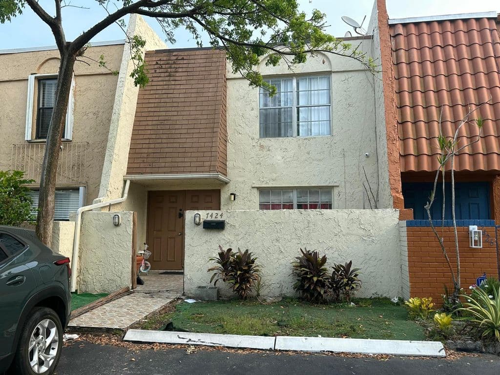 3-bedroom Property — 7424 NW 75th Street