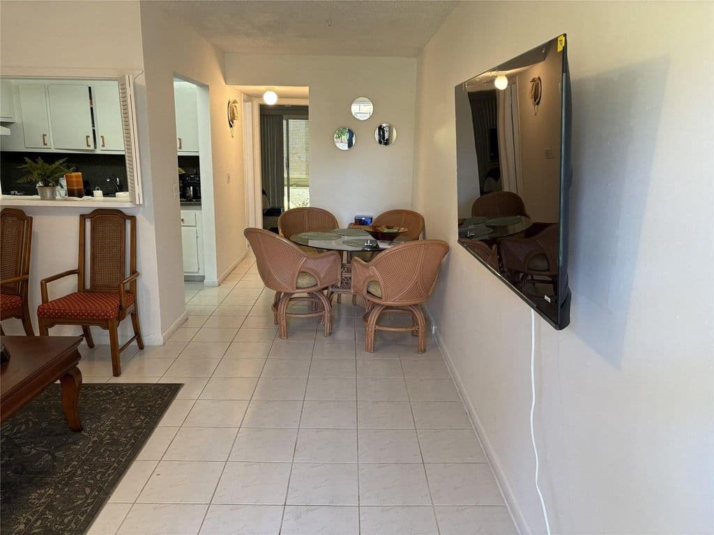 1-bedroom Condo — 91 Preston C #C