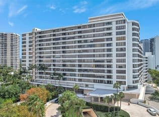 1+1 Condo — 500 Three Islands Blvd APT 622, Hallandale Beach, 33009