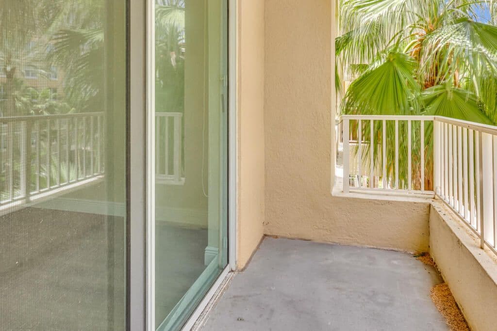 1+1 Condo — 700 E Boynton Beach Boulevard #407