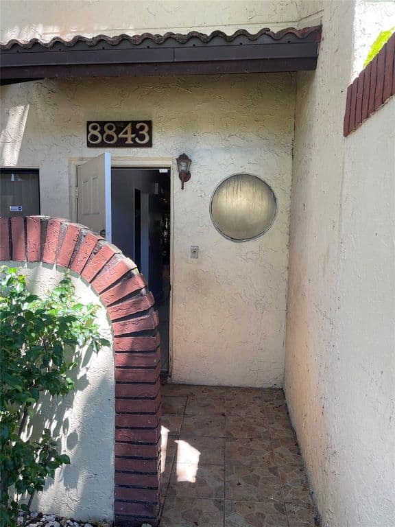 3-bedroom Property — 8843 SPRINGTREE LAKES Drive