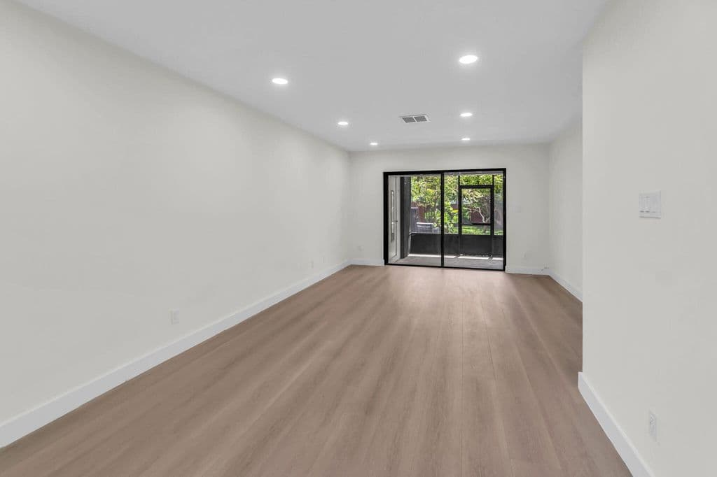 3-bedroom Property — 176 NW 106th Terrace