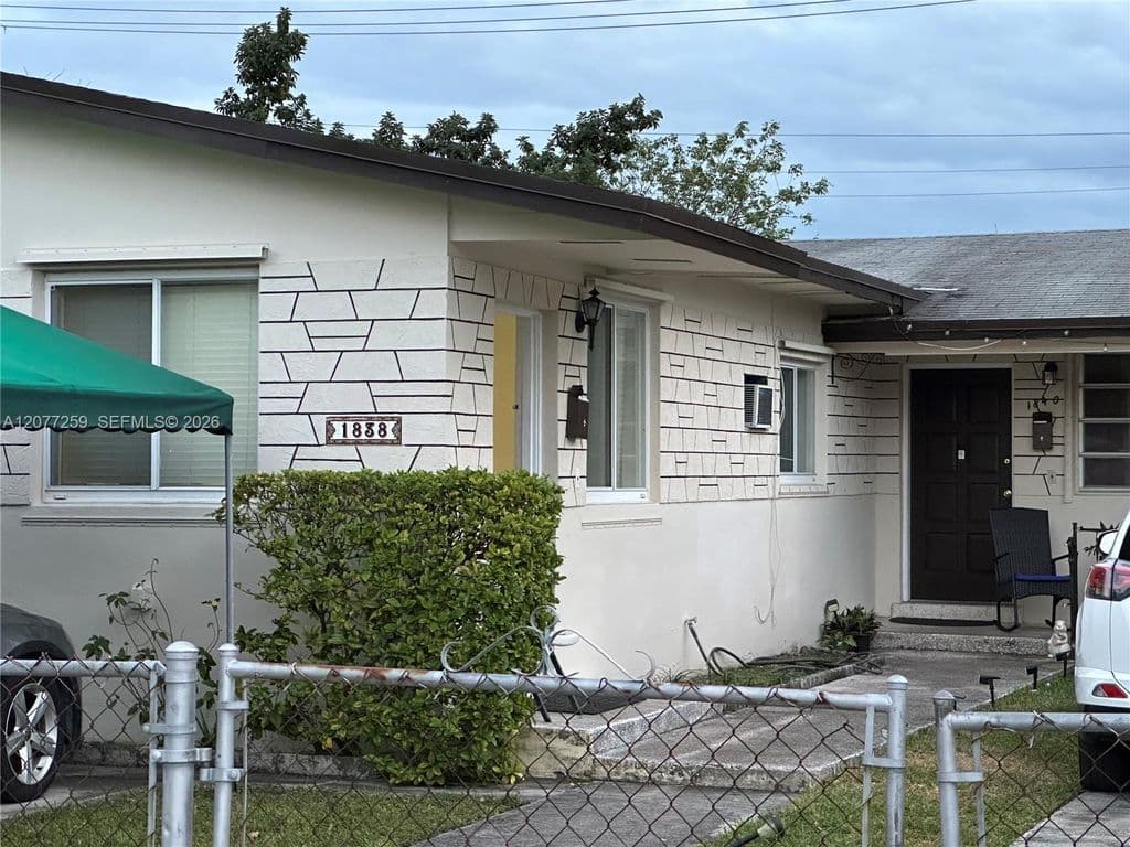 5+1 Mülk — 1838 NW 18th St