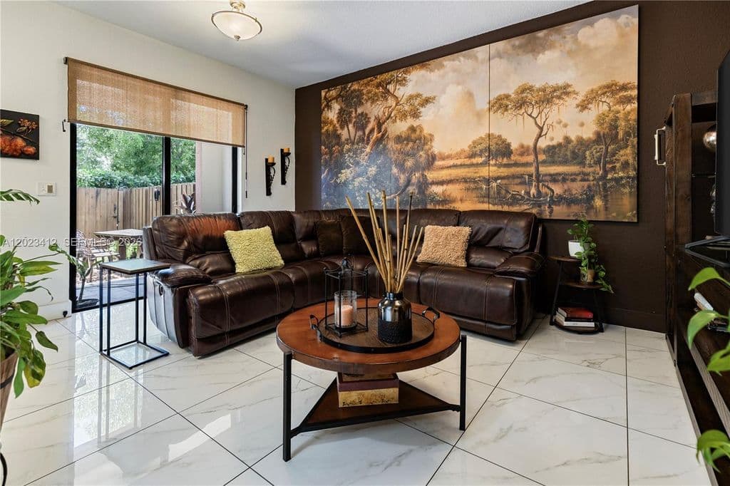 3+1 Mülk — 12704 SW 131st Ter
