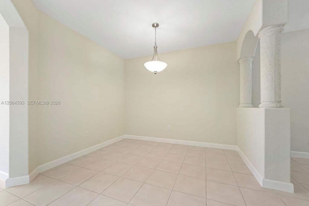 4-bedroom Property — 1417 SE 24th Rd